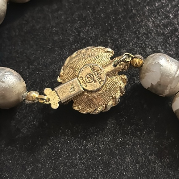 Vintage Chanel 1981 rare silver pearl 24” necklace - Picture 2 of 4